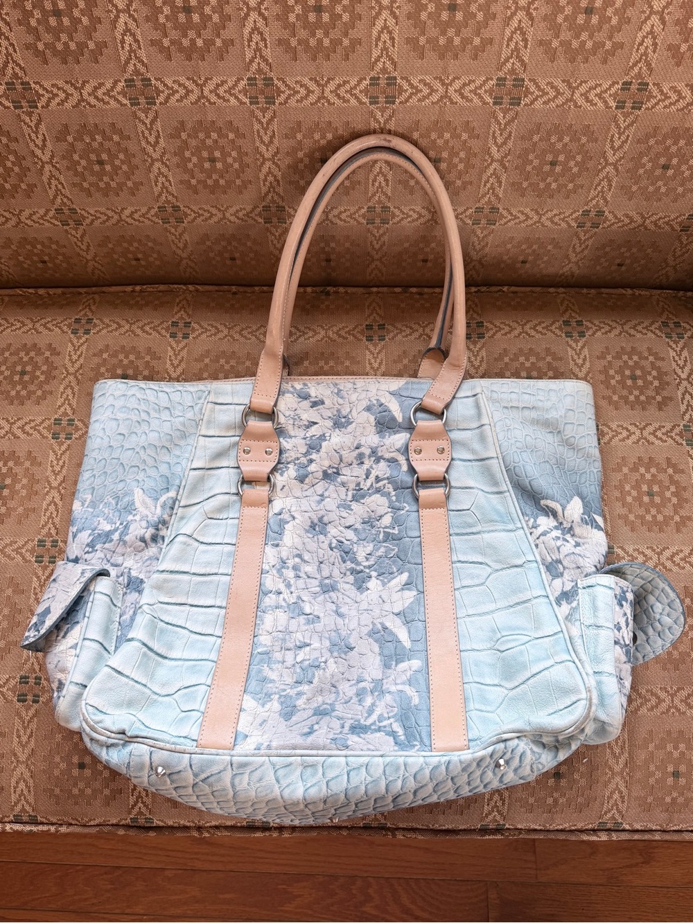 Gorgeous Christian label  Italian designer leather blue bag